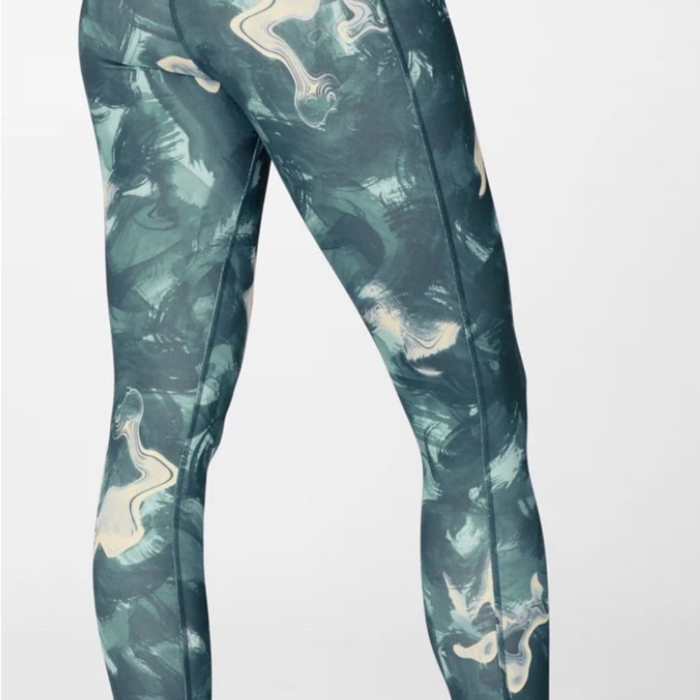 NWOT Fabletics Legging - Picture 4 of 4